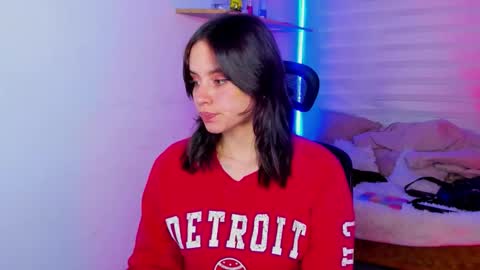 Snapshot of emily_lindey chatting on 10/17/25, 03:10 emily_lindey online show from 10/17/25, 03:10