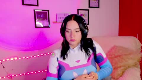 Emily Lindey online show from 05/28/26, 06:00