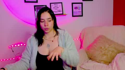 Emily Lindey online show from 06/01/26, 02:24