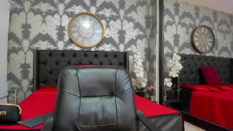 Emily online show from 02/04/25, 03:26