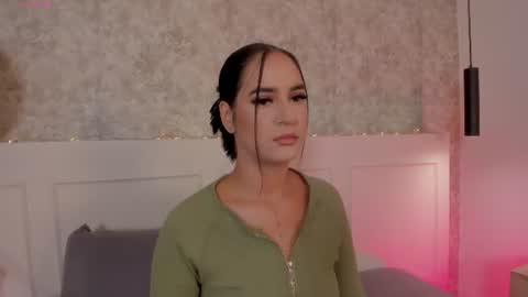 emily_luve online show from 07/04/26, 12:00