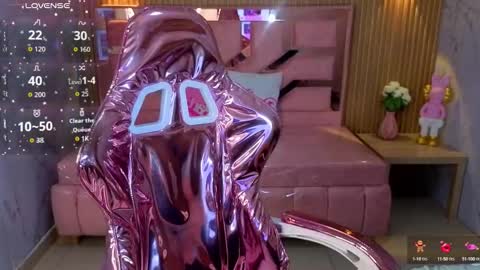 Snapshot of emily_mills_s chatting on 10/14/25, 08:20 Emily online show from 10/14/25, 08:20