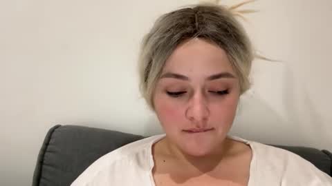 Snapshot of emily_morning_dew chatting on 09/08/25, 05:34 emily_morning_dew online show from 09/08/25, 05:34