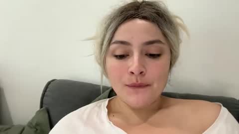 Snapshot of emily_morning_dew chatting on 09/09/25, 05:40 emily_morning_dew online show from 09/09/25, 05:40