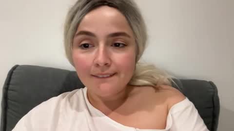 Snapshot of emily_morning_dew chatting on 09/24/25, 07:50 emily_morning_dew online show from 09/24/25, 07:50