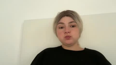 Snapshot of emily_morning_dew chatting on 10/14/25, 06:14 emily_morning_dew online show from 10/14/25, 06:14