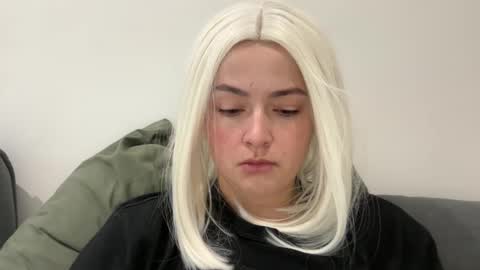 Snapshot of emily_morning_dew chatting on 11/09/25, 06:12 emily_morning_dew online show from 11/09/25, 06:12