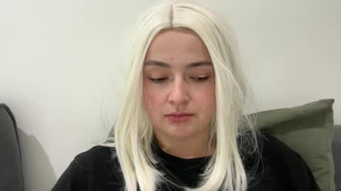 Snapshot of emily_morning_dew chatting on 11/10/25, 07:40 emily_morning_dew online show from 11/10/25, 07:40