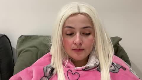 Snapshot of emily_morning_dew chatting on 11/29/25, 07:28 emily_morning_dew online show from 11/29/25, 07:28