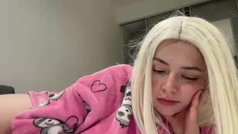 Snapshot of emily_morning_dew chatting on 11/30/25, 12:20 emily_morning_dew online show from 11/30/25, 12:20