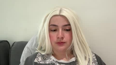 emily_morning_dew online show from 03/18/26, 04:48