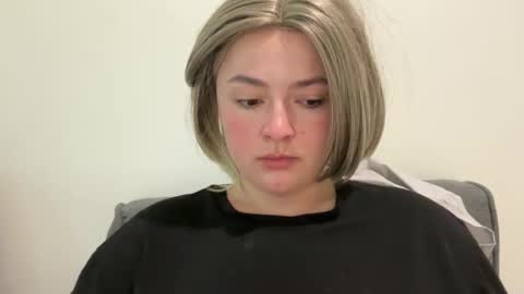 emily_morning_dew online show from 05/18/26, 04:07
