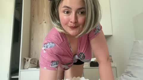 Snapshot of emily_morning_dew chatting on 07/01/26, 08:16 emily_morning_dew online show from 07/01/26, 08:16