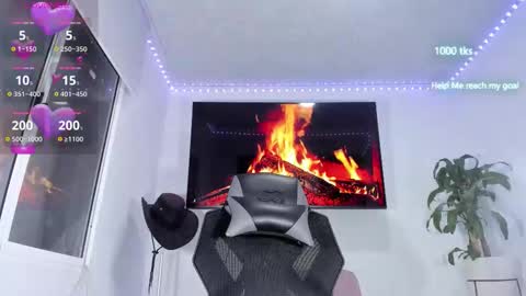 emily_palmeer online show from 10/22/25, 10:26