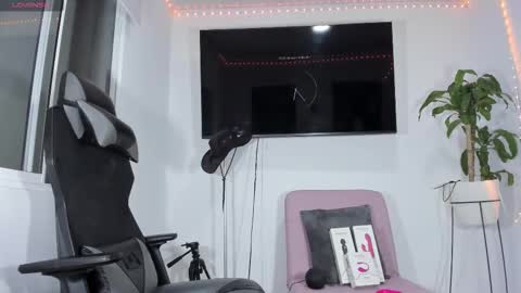 emily_palmeer online show from 12/05/25, 10:35