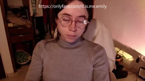 Snapshot of emily_pearl_ chatting on 09/28/25, 02:28 emily_pearl_ online show from 09/28/25, 02:28