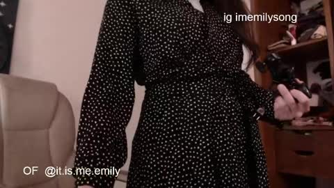 emily_pearl_ online show from 04/01/26, 08:39