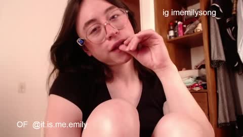 emily_pearl_ online show from 04/08/26, 10:10