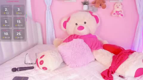 Snapshot of emily_restrepoo chatting on 05/16/26, 06:32 Emily online show from 05/16/26, 06:32