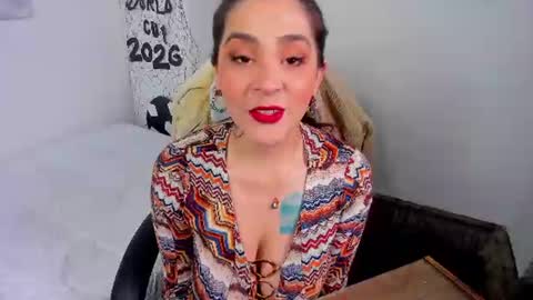Snapshot of emily_sartre chatting on 06/27/26, 02:55 Emilly online show from 06/27/26, 02:55