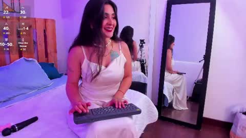 Snapshot of emily_sartre chatting on 07/06/26, 08:11 Emilly online show from 07/06/26, 08:11