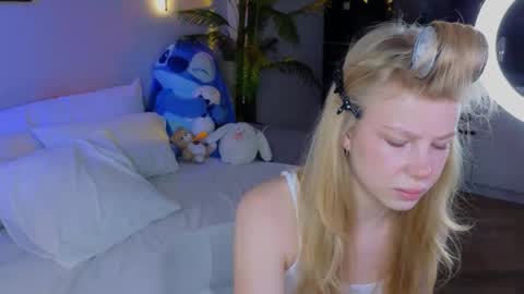 emily shepard online show from 05/07/26, 02:28