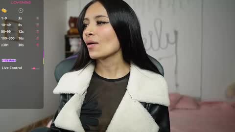 Snapshot of emily_smitt chatting on 02/25/25, 02:36 emily_smitt online show from 02/25/25, 02:36