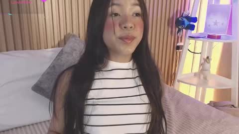 Snapshot of emily_sweett12 chatting on 03/23/26, 12:31 Emily online show from 03/23/26, 12:31