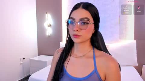 Snapshot of emily_tolson chatting on 12/22/25, 07:11 emily_tolson online show from 12/22/25, 07:11