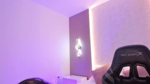 Snapshot of emily_tolson chatting on 02/25/26, 11:42 emily_tolson online show from 02/25/26, 11:42