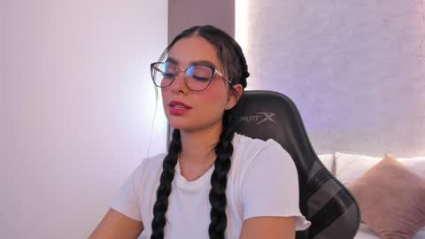 emily_tolson online show from 04/16/26, 07:36