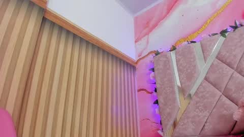 emily_velvet_ online show from 05/15/26, 06:59