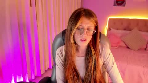 emily_warren__ online show from 03/30/26, 08:21