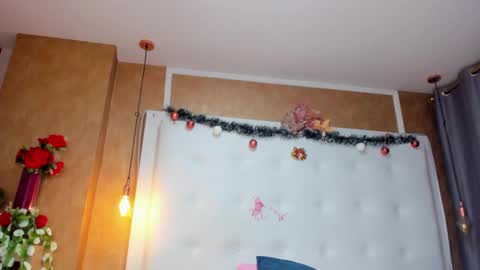 emilyadams0 online show from 12/11/24, 10:27