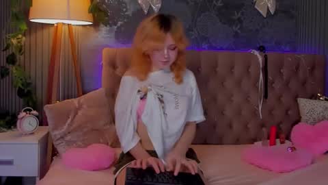 Baby Emelli online show from 12/19/25, 07:15