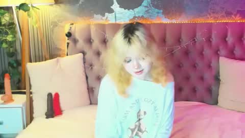 Baby Emelli online show from 05/25/26, 06:08