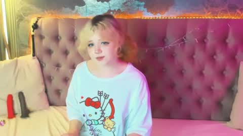 Baby Emelli online show from 05/28/26, 07:05