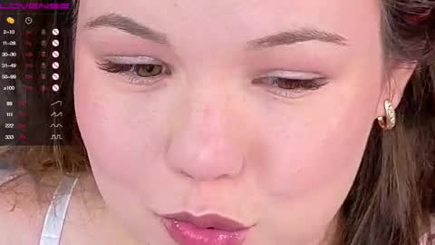 artist Emily online show from 11/08/25, 07:12