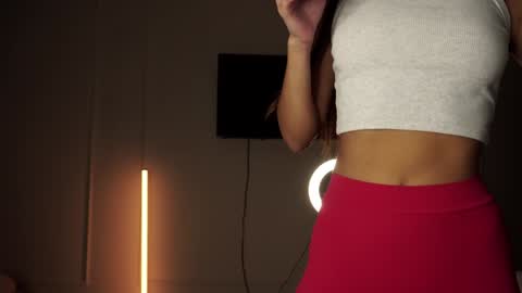 Snapshot of emilybatee chatting on 12/11/24, 05:59 emilybatee online show from 12/11/24, 05:59