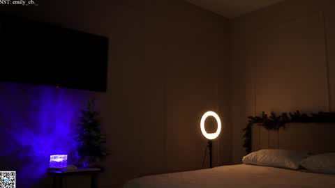 Snapshot of emilybatee chatting on 01/16/25, 03:13 emilybatee online show from 01/16/25, 03:13