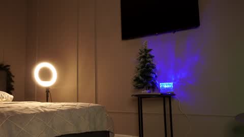 Snapshot of emilybatee chatting on 01/19/25, 05:07 emilybatee online show from 01/19/25, 05:07