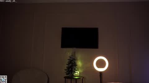 Snapshot of emilybatee chatting on 02/09/25, 05:54 emilybatee online show from 02/09/25, 05:54