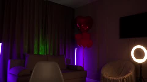 Snapshot of emilybatee chatting on 02/27/25, 05:04 emilybatee online show from 02/27/25, 05:04