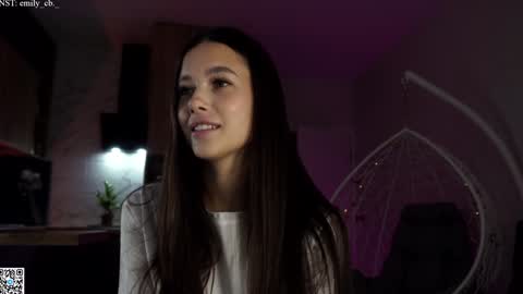 Snapshot of emilybatee chatting on 09/23/25, 06:22 emilybatee online show from 09/23/25, 06:22