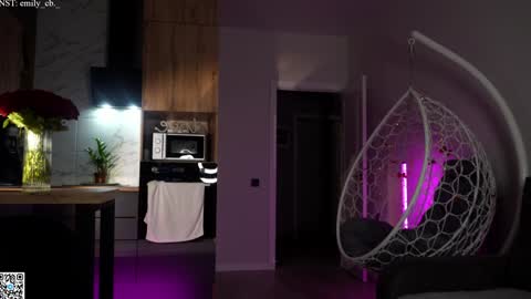 Snapshot of emilybatee chatting on 09/25/25, 06:33 emilybatee online show from 09/25/25, 06:33