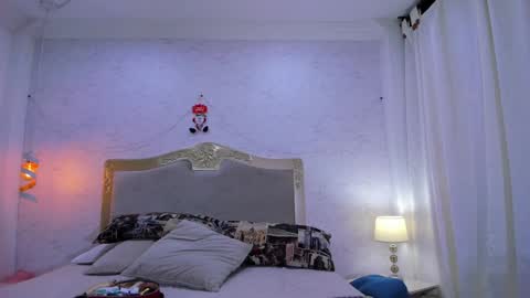 Emily online show from 01/04/25, 02:14