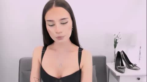 EmilyCharming online show from 02/02/26, 09:24