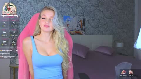 Snapshot of emilydancee chatting on 12/28/24, 06:06 emilydancee online show from 12/28/24, 06:06