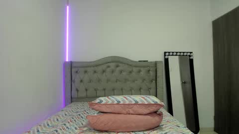 Camila online show from 01/04/25, 11:06