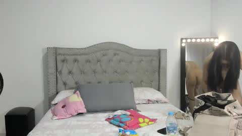 Camila online show from 11/12/25, 06:08